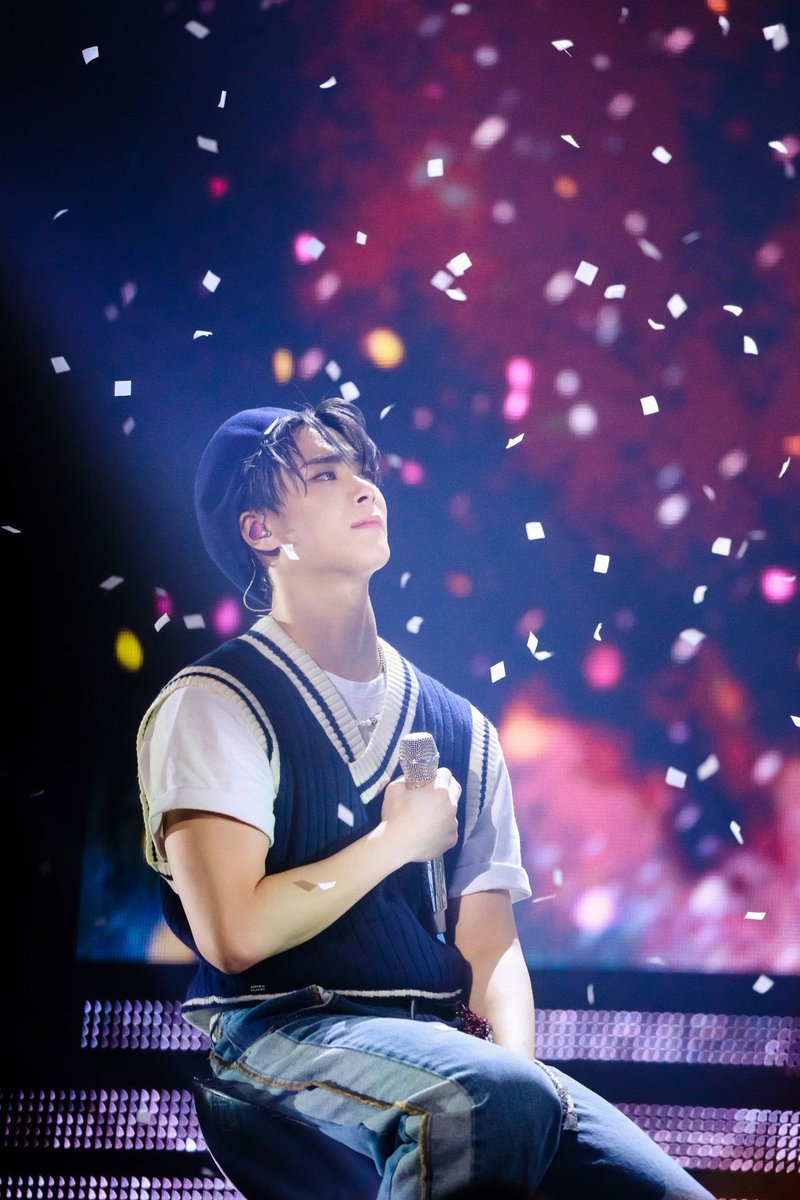 mafwoo_c's tweet photo. Missing your smile forever. Your soul and memories will always be here. One year ago I had the opportunity to be closer to you. Love you forever Bin 💜. https://t.co/UdM0tzGun2