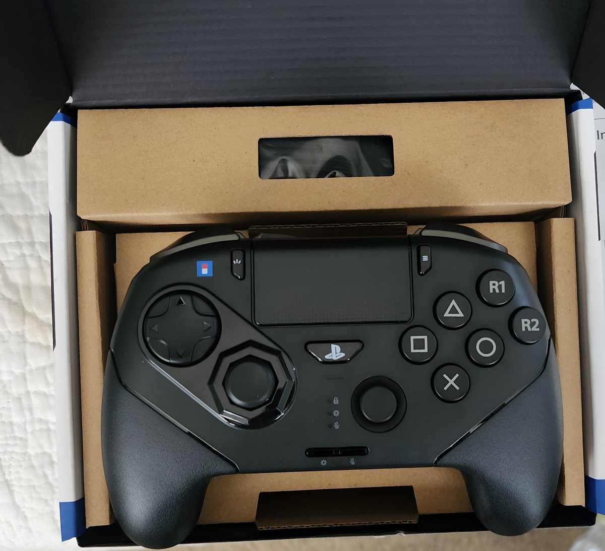 alex13mod's tweet image. New Hori Fighting Commander, Time to compare with my wired one!!

#hori
#Alex13mod 
#fightingcommander
#OCTAPro