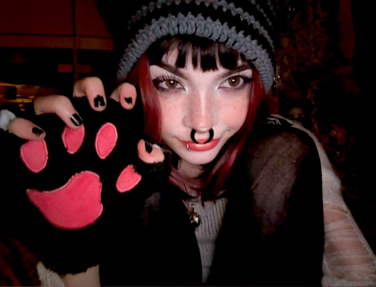 mommyvxmp's tweet photo. i wanna be ur pretty kitty slut :((( https://t.co/WlqWhDuDlG