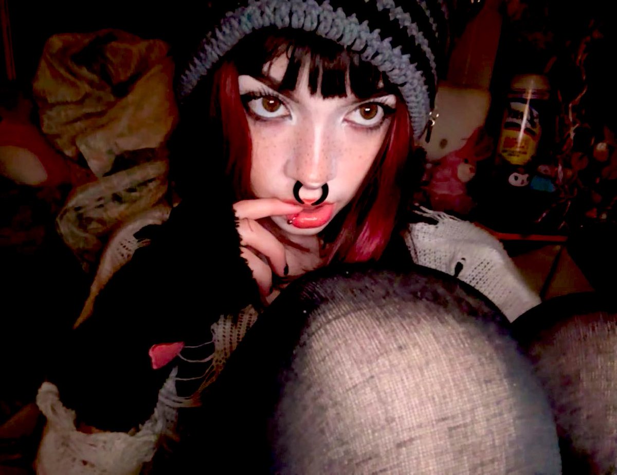 mommyvxmp's tweet photo. i wanna be ur pretty kitty slut :((( https://t.co/WlqWhDuDlG