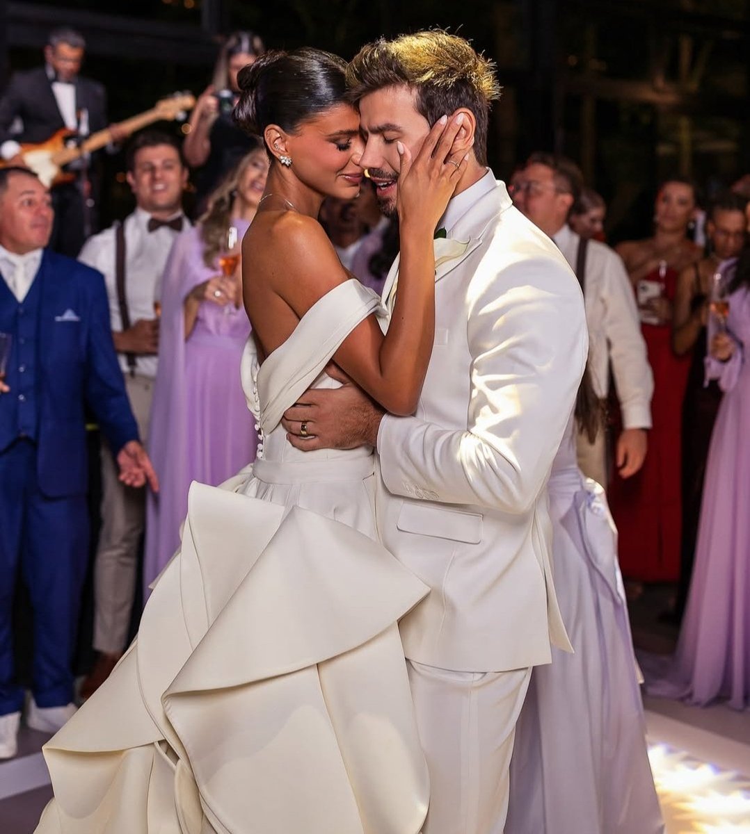 letícia tweet media