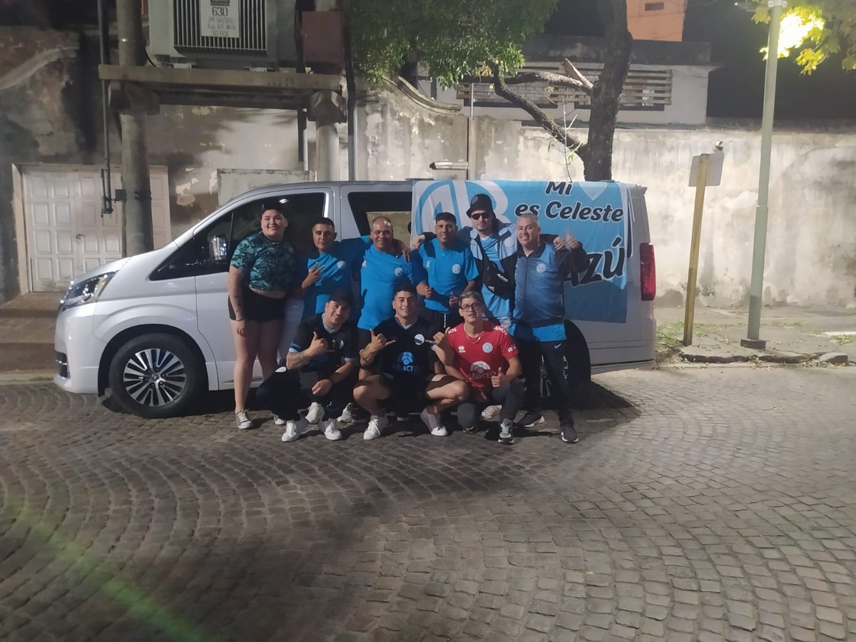 Siempre del lado correcto, siempre cab💙🖤💙 Los piratas de guiñazu...