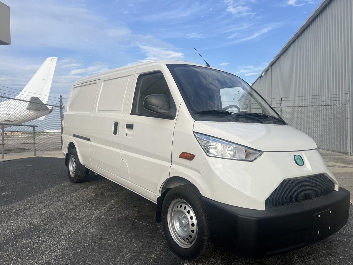 🚀Major Milestone for the Mullen ONE!

This week, we’re proud to demo the All-Electric #MullenONE at three major U.S. airports – CVG, MIA, and SAT.

Getting clearance to demo at just one airport is no small feat. Doing it at three at once is a huge achievement.

Airports are some