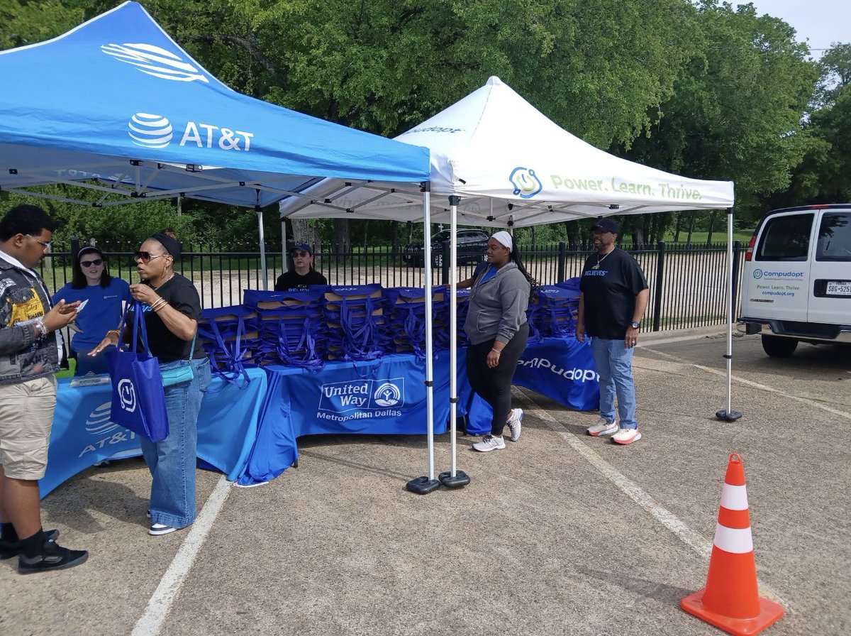 DWCarterHS's tweet photo. Yesterday, Compudopt and AT&amp;T gave away over 300 laptops to the students of Carter High School and the Carter High School Community for their personal use. Thank you, Compudopt and  AT&amp;T. @Chapman2823 
#DavidWCarterHighSchool 
#Compudopt 
#AdoptASchoolProgram 
#THETAMUSIGMA1914 https://t.co/F4FJqjoP9r