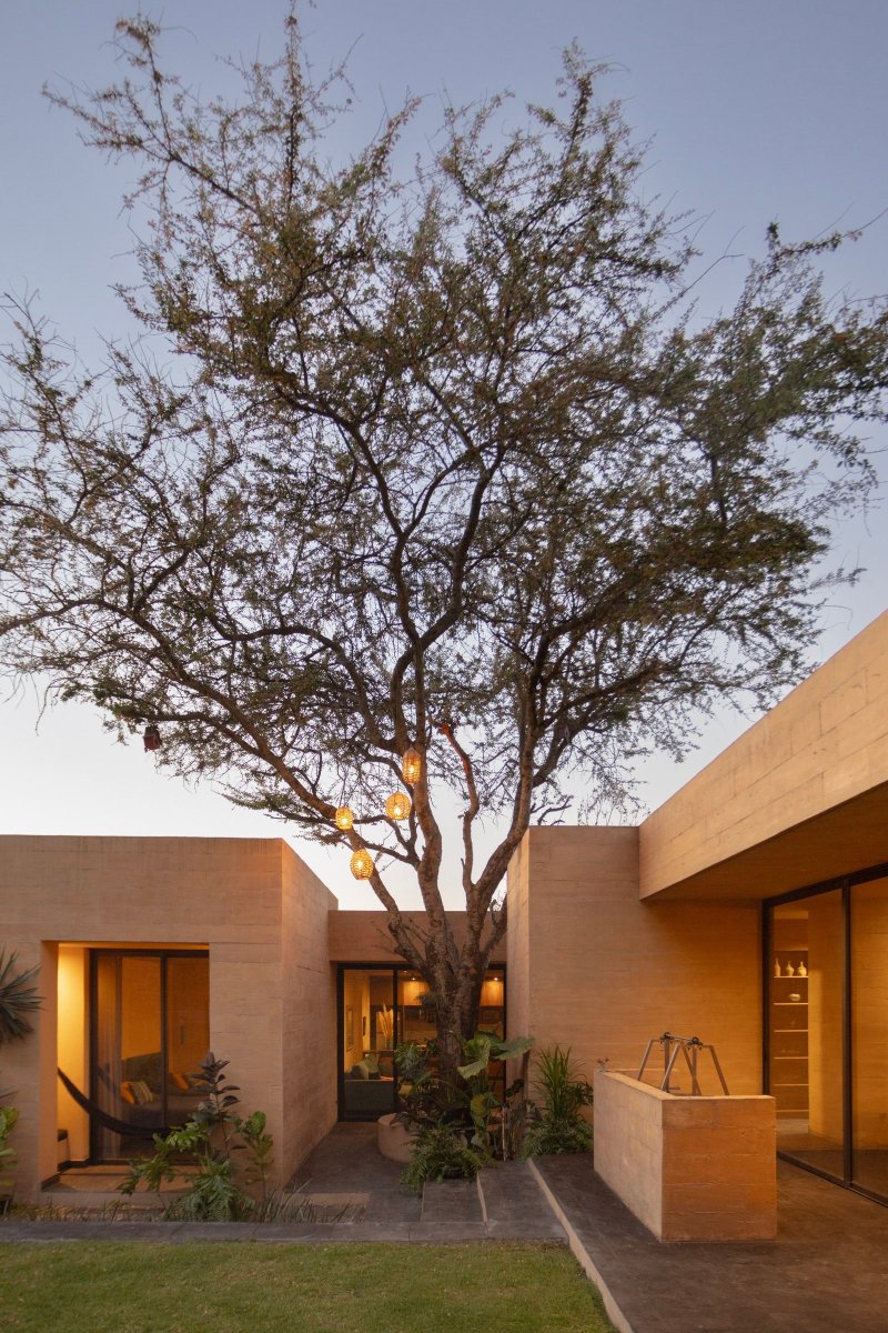 AD México tweet media