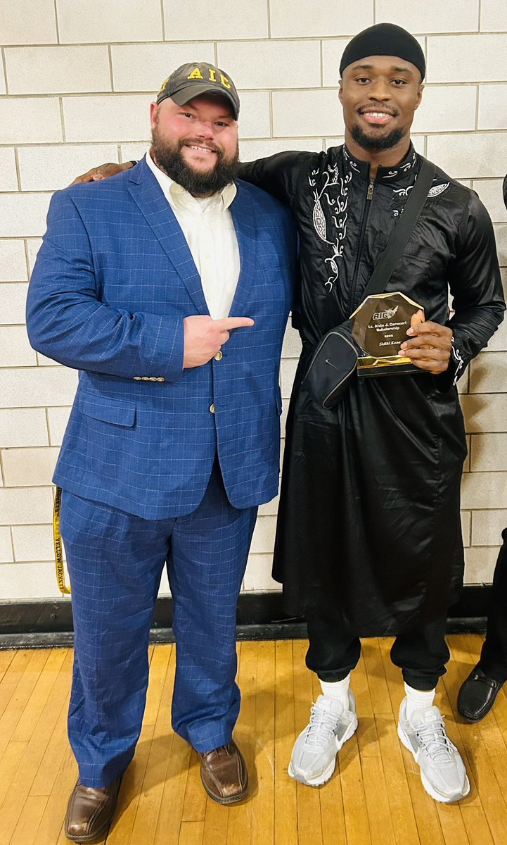 Coach Hulk tweet media