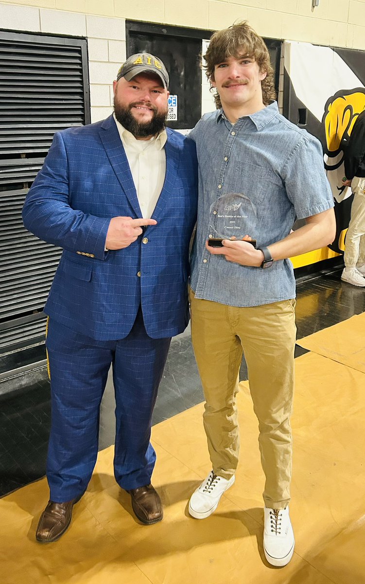 Coach Hulk tweet media