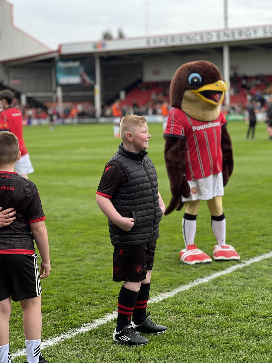 🔴 Today we welcomed two Community Mascots Elle and Bailey to the Poundland Bescot Stadium for today’s match!

#WalsallFCFoundation | #WalsallFC | #Mascot