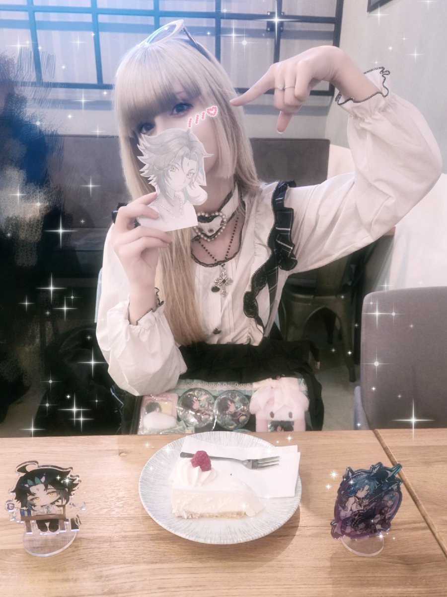 moeluvr420's tweet photo. happy bday to my fave 🩵 https://t.co/30FVhXwI9Y