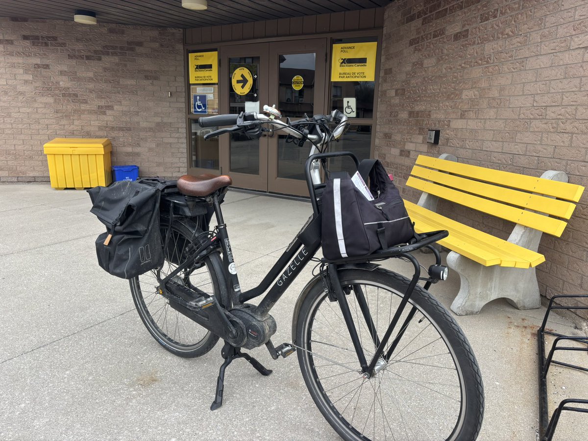 Big turnout at my polling station today. Longer line than usual! Good work London West! 
#Election2025 
#ldnont