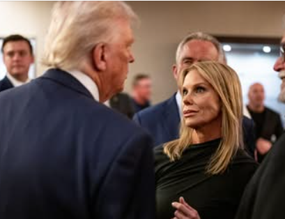 smc429's tweet photo. What happened to her face. This isn't Photoshopped. It came from FOX. https://t.co/4qgAGBM8LA
