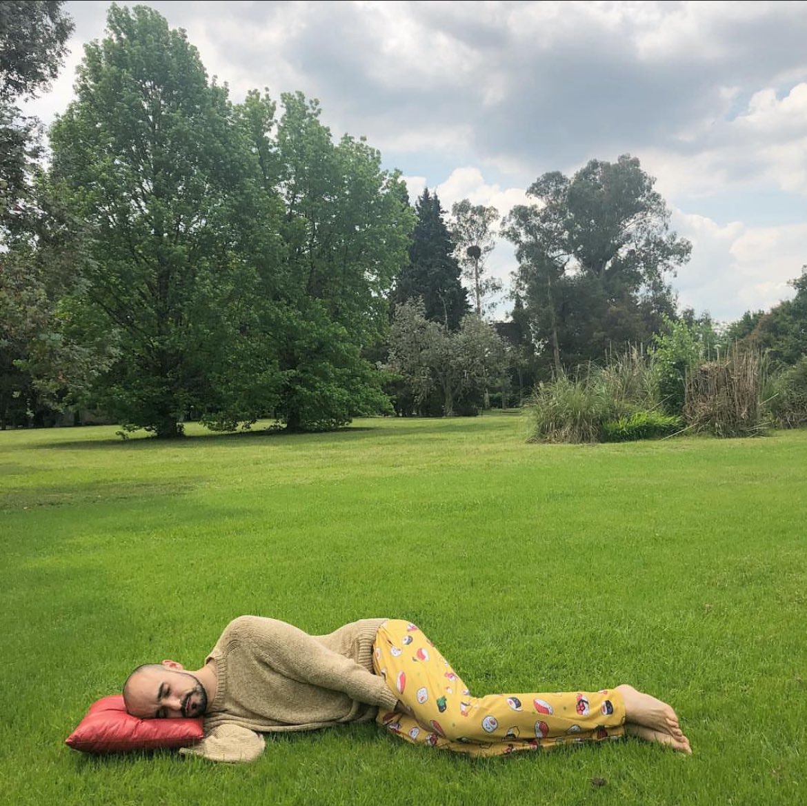 fac1do's tweet photo. Dormí 5 horas de siesta https://t.co/m4BOU3R8HF