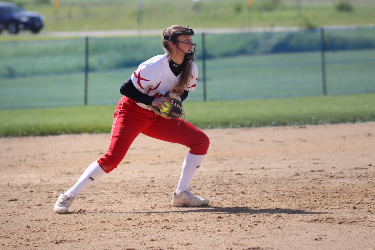 icaree__'s tweet photo. Happy Senior Day Emily!!  I've been watching you play 🥎  since 8th grade 📷at Boone High, then DMACC now it's your senior day at Pitt State! Here are few photo memories. Love and miss you Em!  Proud I am!
@AdesEmily https://t.co/VvTMbbR3f8