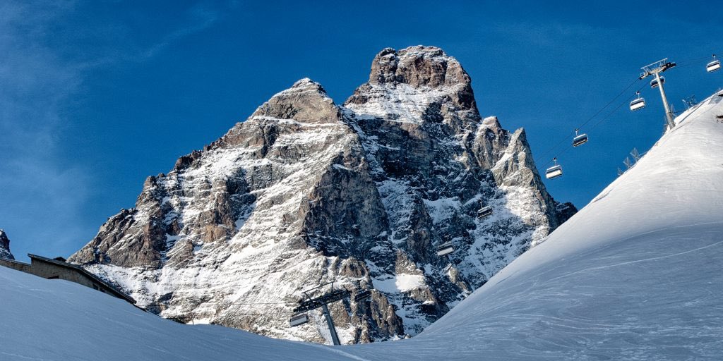 Siamo lieti di comunicarvi che domani sabato 19 aprile 2025 le stazioni sciistiche di Breuil-Cervinia e Valtournenche saranno aperte al pubblico!
Vi aspettiamo per un’altra splendida giornata sulla neve! ❄️⛷️
Info: cervinia.it/news/avviso-di…