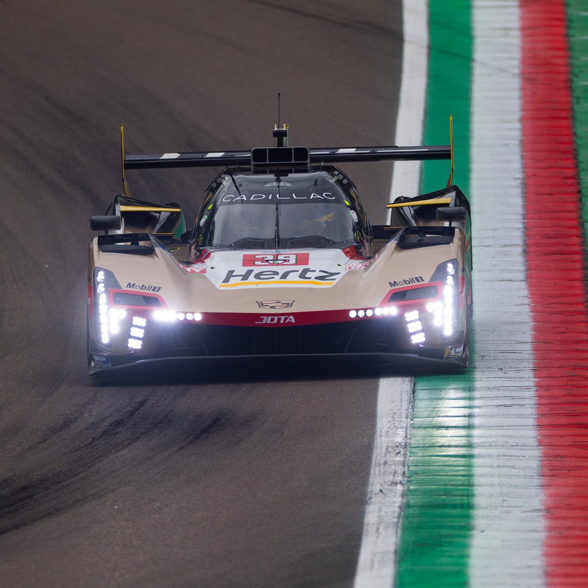 JotaSport's tweet image. A solid day of practice around Imola 🇮🇹
FP1
#12 - P3
#38 - P5
FP2
#12 - P9
#38 - P6
#CHTJ #JOTASport #WEC #6HImola