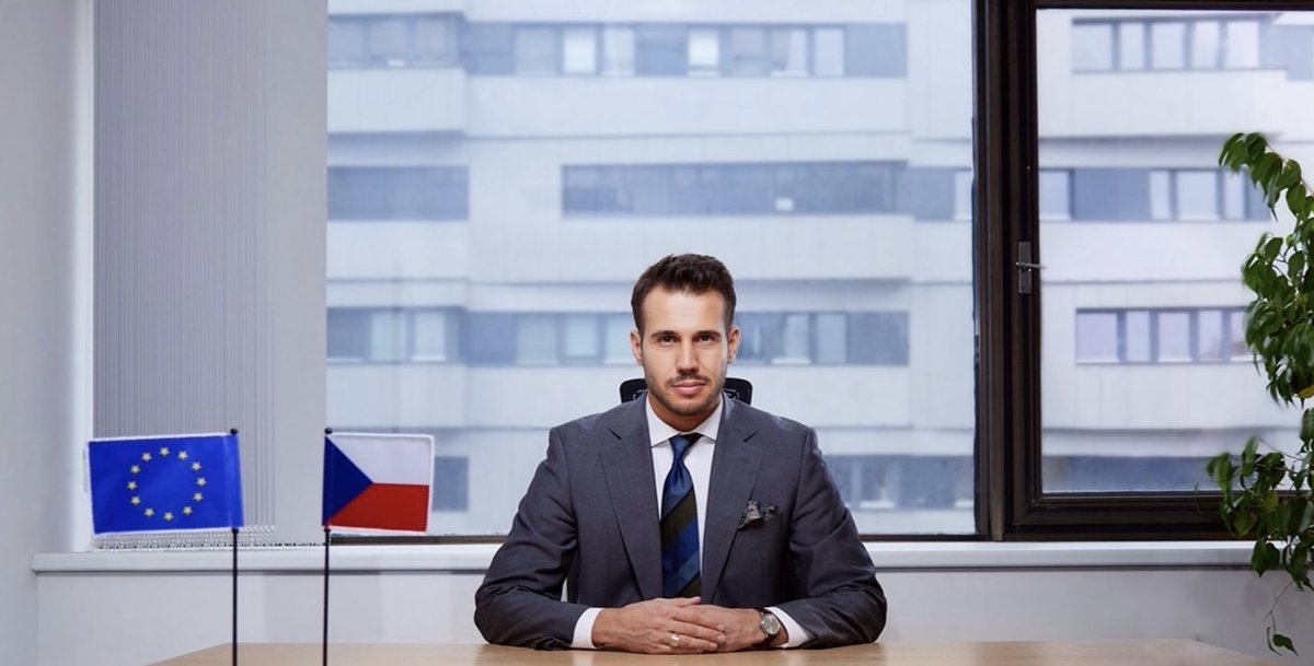 Robin Maialeh tweet media