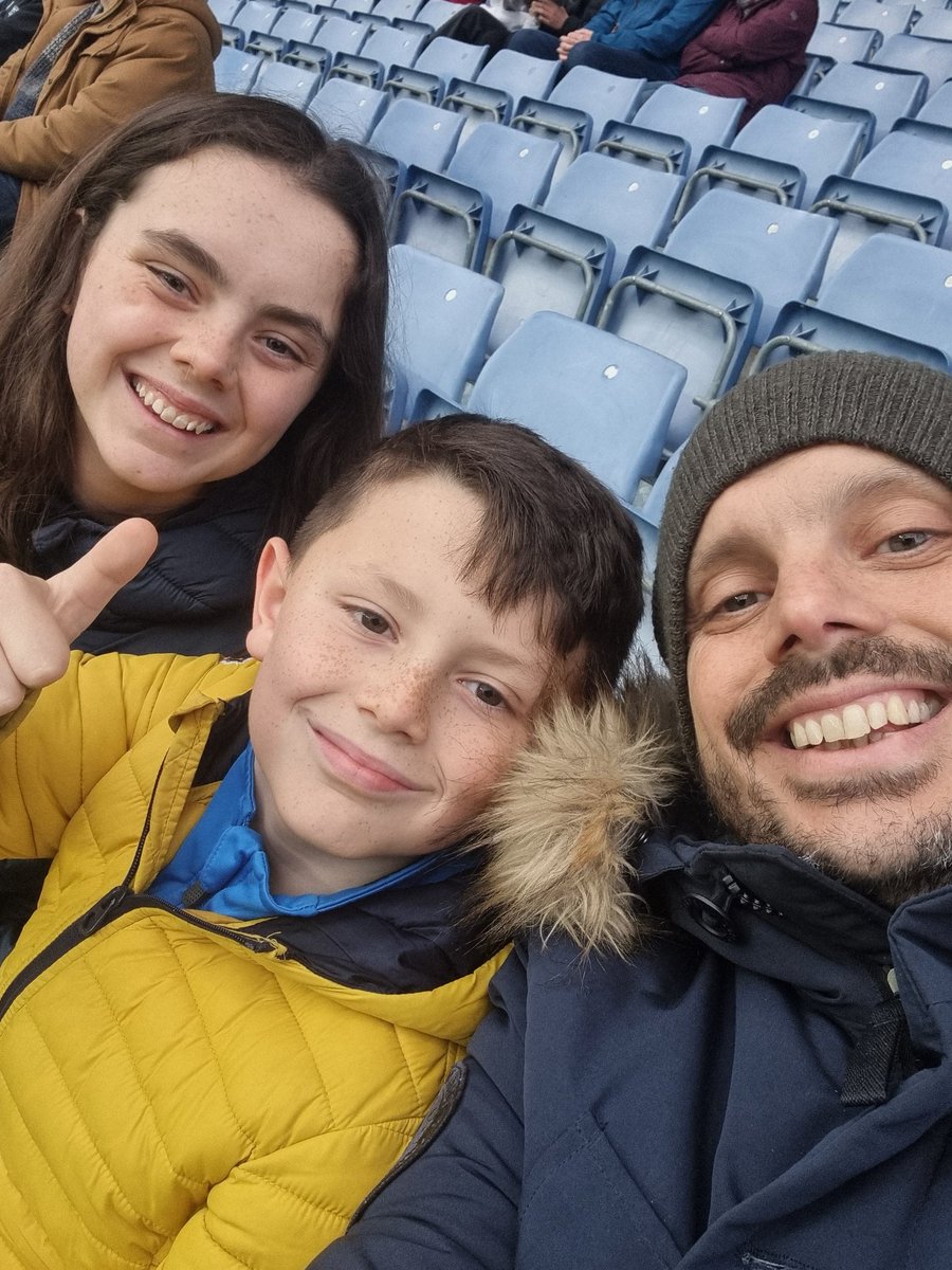RossD72002's tweet photo. Here we go, all ready for #OUFCMatchday https://t.co/umDPds3ORo