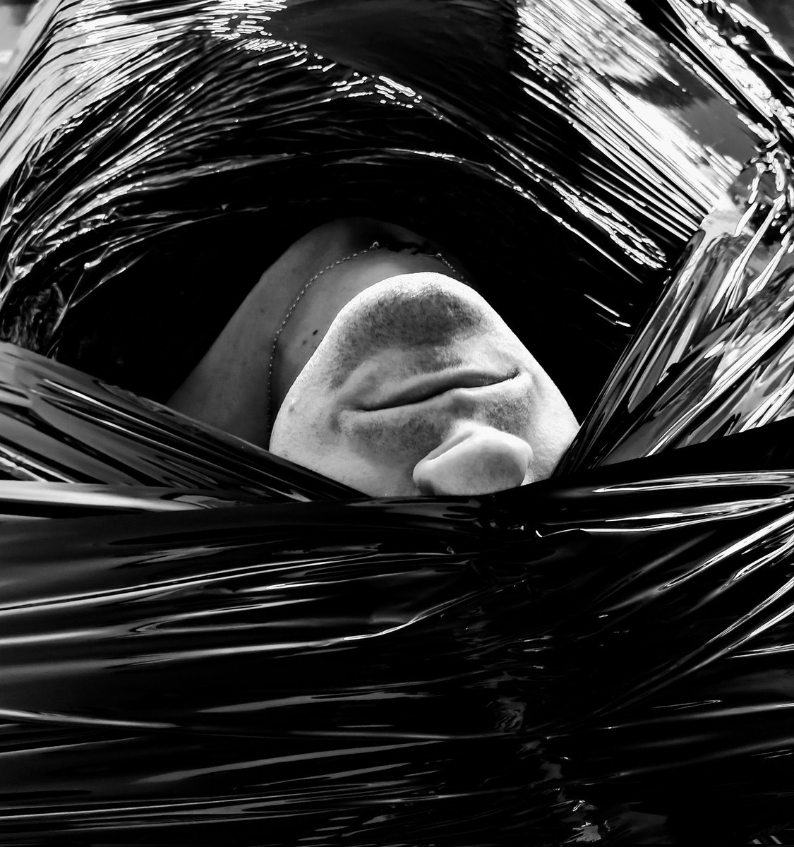 Geborgen in folie...

#submission #surrender #bondage #QuietTime #PeacefulMoments