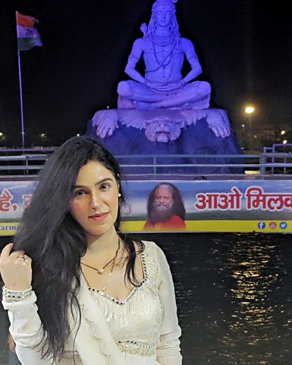 DrVivekBindra's tweet photo. A rejuvenating escape to Rishikesh β where serenity meets adventure, and every moment is a breath of fresh spiritual energy..
#RishikeshVibes #SpiritualEscape #SerenityInTheHimalayas #SacredWaters #HimalayanHealing #DevaDeva #DrVivekBindra #YanikaBindra #YanikaKwatra https://t.co/3aUnCRWMGo