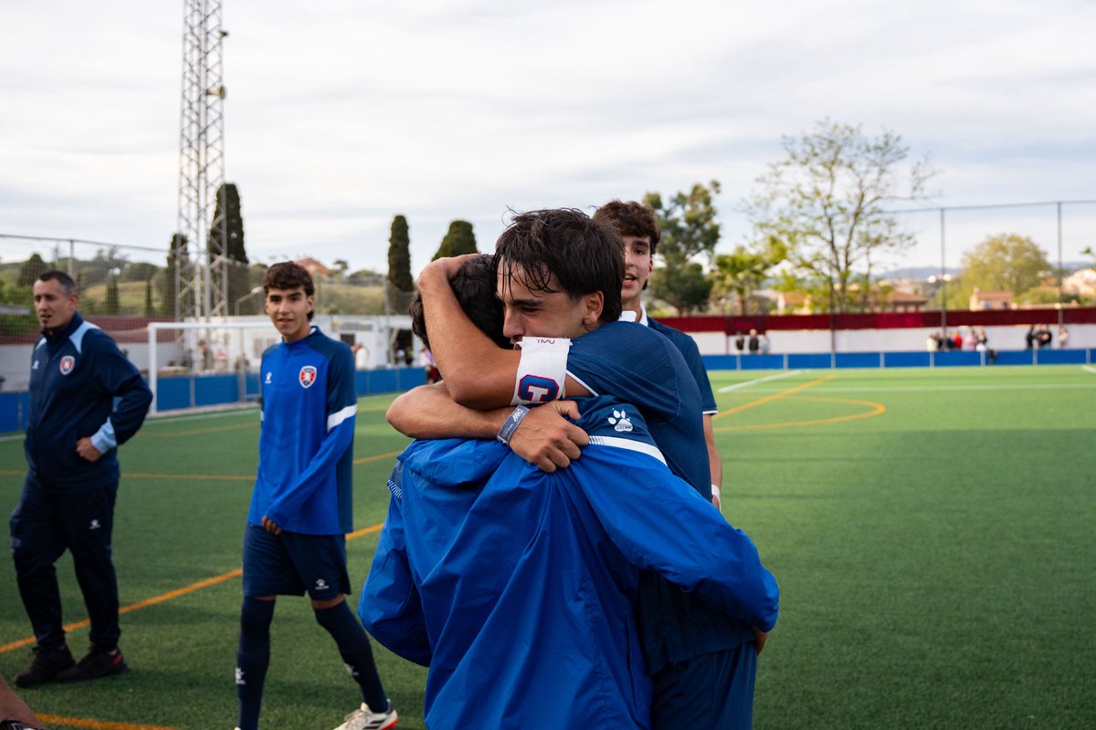 albion_uy's tweet photo. ¡𝐄𝐥 𝐀𝐥𝐛𝐢𝐨𝐧 𝐧𝐨𝐦𝐚́! 🔴🔵⚽️ 🇺🇾

𝗧𝗿𝗶𝘂𝗻𝗳𝗮𝘇𝗼!!! 2- 0 contra el Real Betis por 8ºavos de final de @micfootballcup 

Mañana a 4ºtos, seguimos 🔥

🔴🔵 
#ClubFormador #AlbionFC https://t.co/JmLcDApl5q