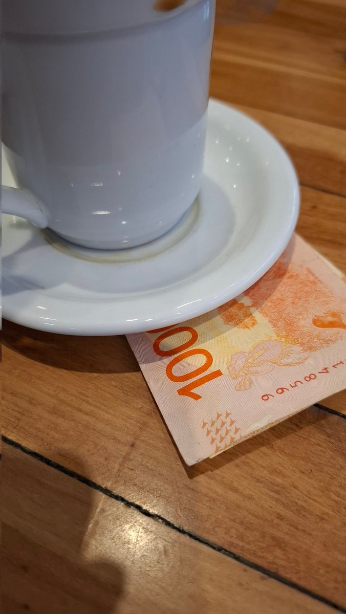 financehands's tweet photo. Es poco de propina por un café? Que opinan? https://t.co/jMPNcwSPPO