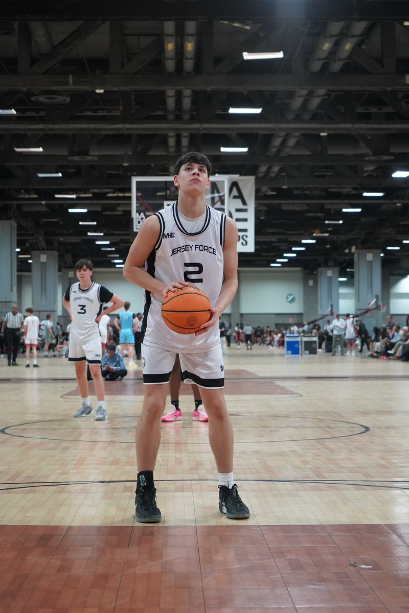 U16MHC went toe to toe w/ some of the east coasts best teams last wknd at ⁦<a href="/madehoops/">MADE Hoops</a>⁩ East Mania… the 3 headed monster at guard (Melniczik, Perna, Rebracca) forms 1 of the best independent U16 backcourts… East WarmUp at Spooky this wknd ⁦<a href="/coachjgriff1/">coachjgriff</a>⁩ #theforceway