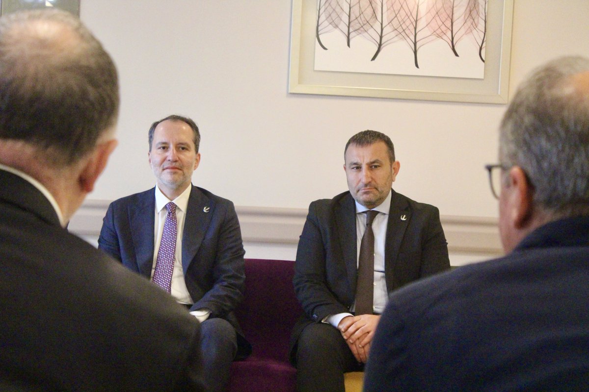 Genel Başkanımız Dr. Fatih Erbakan, geçirdiği rahatsızlık nedeniyle yoğun bakımda tedavi altında bulunan TBMM Başkanvekili ve İstanbul Milletvekili Sırrı Süreyya Önder’in tedavi gördüğü hastaneyi ziyaret ederek, yetkililerden sağlık durumu hakkında bilgi aldı.