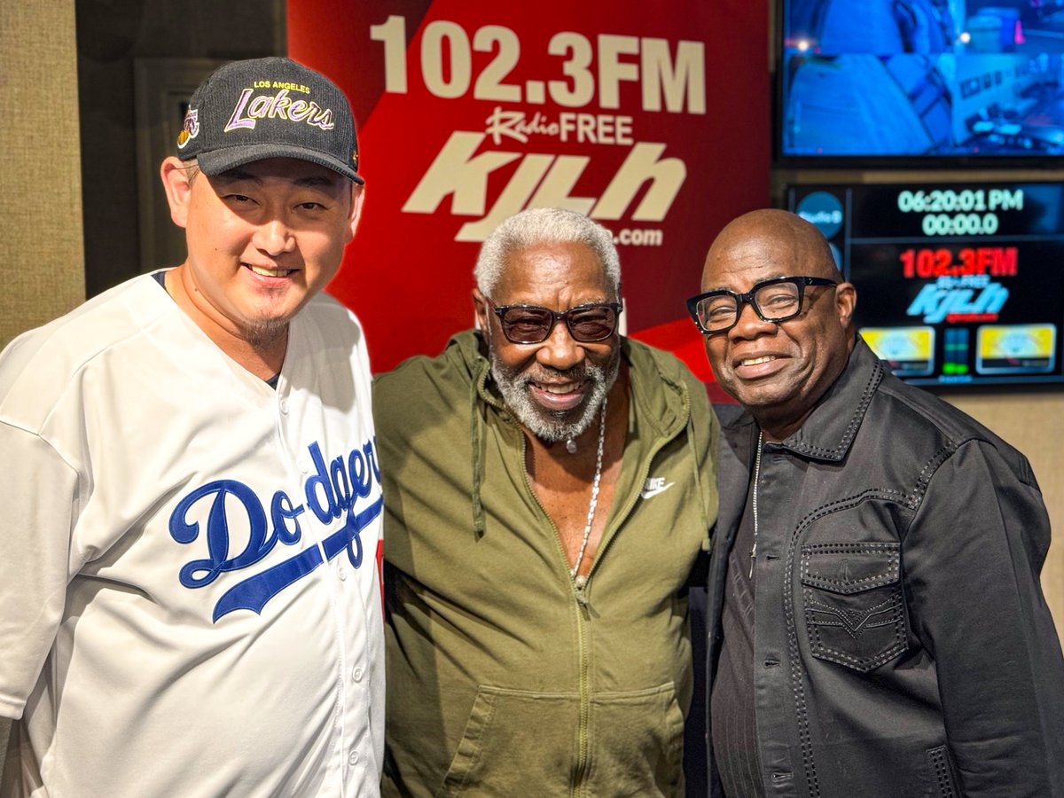 ToMsJookJoint's tweet photo. Thank u GOD 4 this amazing day in Los Angeles with Mr. Eddie LeVert of The O’Jays and Mr. Guy Black.

#DJトムinUSA2025 #EddieLevert #GuyBlack #RadioFreeKJLH #Jook761 https://t.co/4fbFQ86f0Y