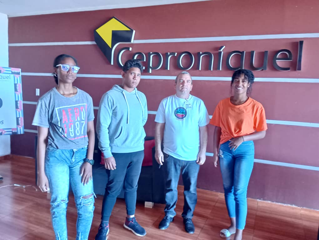En reunión realizada por el PPA y directivos <a href="/dir_cep/">Director Ceproniquel</a> de <a href="/Ceproniquel1/">Ceproniquel</a> se constata el excelente desempeño de estudiantes de Ing. De Minas que desarrollan sus trabajos de Diploma en esa institución. <a href="/WalterBG_MES/">Walter Baluja García</a> <a href="/yurisley_valdes/">Yurisley Valdes Mariño</a> <a href="/AAB_Cuba/">Alicia Alonso Becerra</a> <a href="/AlietLam/">Aliet Lamorú Reyes</a> <a href="/InalvisRamirez/">Inalvis Ramirez</a> <a href="/CubaMES/">MES</a> #ODS4