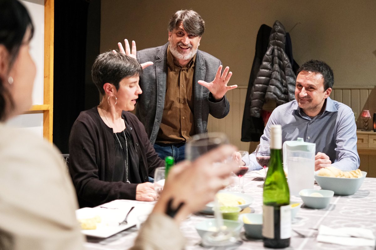 🍷 Ens queda només una setmana per estrenar "L'última copa"

⌛ Encara no tens entrades?

🎭 No et perdis una comèdia esbojarrada sobre un sopar en què (gairebé) res és el que sembla...

🎟 Reserva d'entrades 👇 
salacabanyes.cat

📸 Jan Blanch  
#ÚltimaCopa_Sala