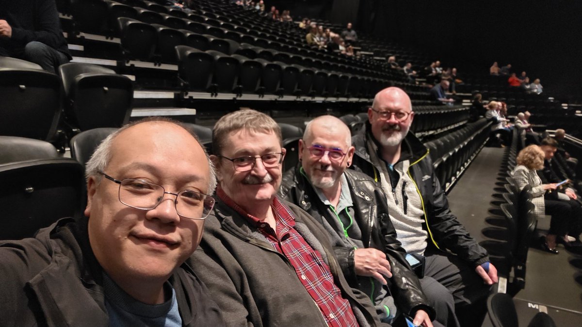 QbIx08's tweet photo. The invasion has arrived at Birmingham @twotwofficial #TheEveOfTheWar #thewaroftheworlds #twotw https://t.co/VhOTYUFjqi