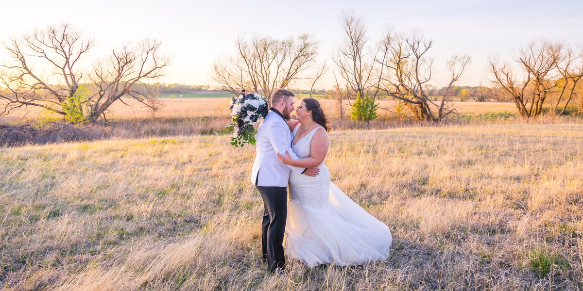 wisdom_watson's tweet photo. Mercedes + Josh ❤️

https://t.co/FTXRufm4T3

#kcweddingphotographer #kansascityweddingphotographer https://t.co/AoLdQdjfnx