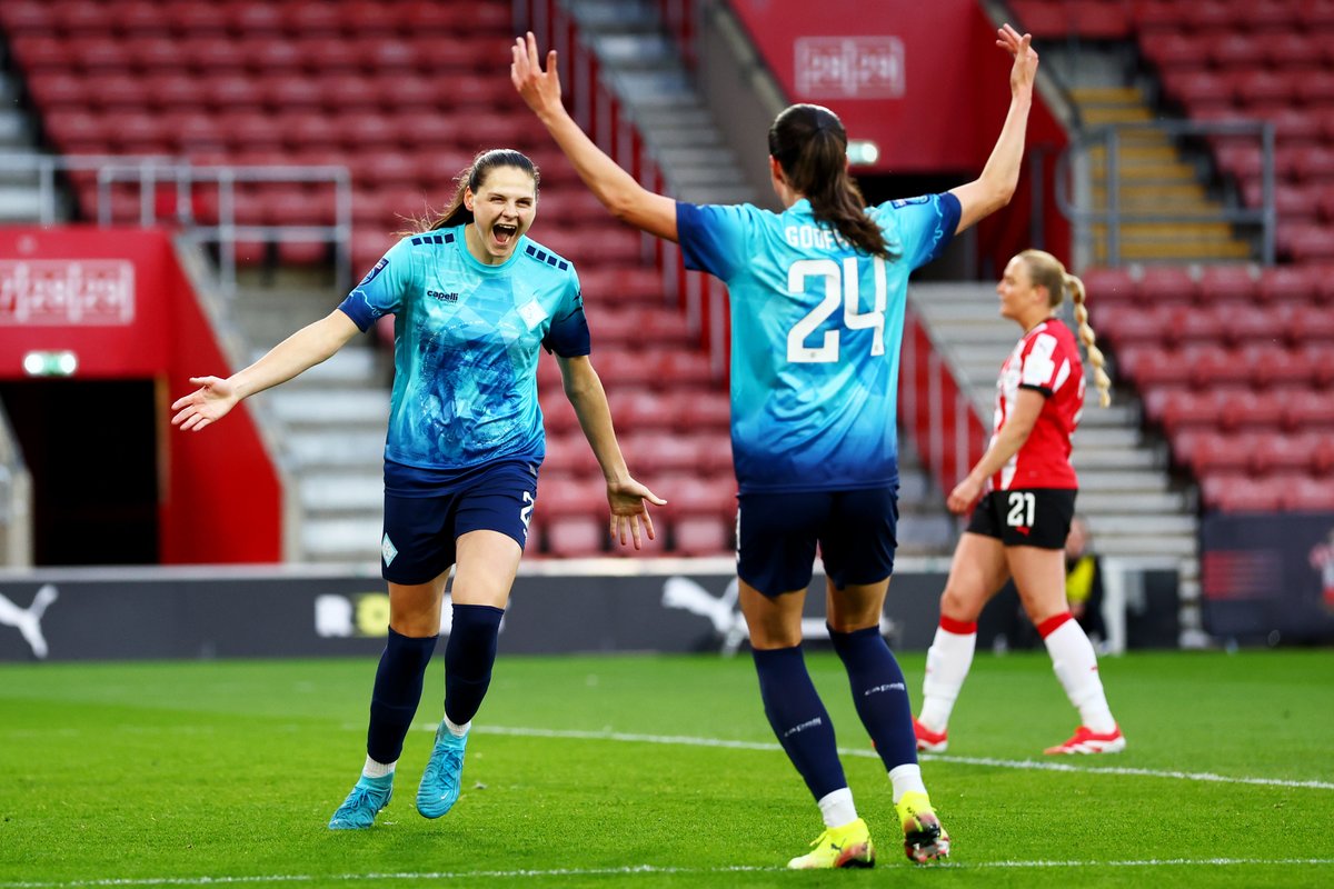 LC_Lionesses's tweet photo. 𝗧𝗵𝗶𝘀 𝗽𝗮𝗿𝘁𝗻𝗲𝗿𝘀𝗵𝗶𝗽...🤩🤝🏴󠁧󠁢󠁥󠁮󠁧󠁿
Freya Godfrey 🅰️🅰️
Izzy Goodwin ⚽️⚽️ https://t.co/ISAI6hxeJU