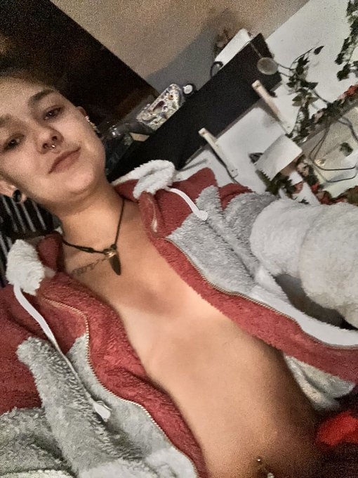 Watch ❤️𝔙𝔢𝔫𝔲𝔰𝔎𝔦𝔱𝔱𝔶𝔛𝔒🖤's leaked NSFW photo on TwXstars