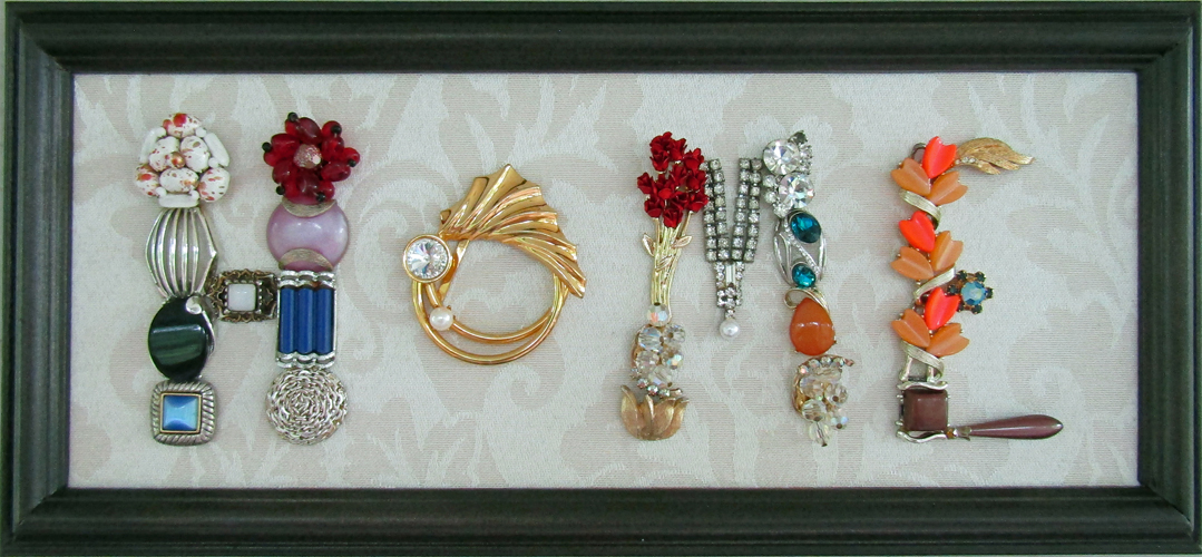 Carolyn40679267's tweet photo. Framed Jewelry Art Sign 'Home' #2 #Handcrafted #VintageJewelry #WordSign #HomeSign #Repurpose #MotherSisGift #UniqueGift #OOAK #MothersDayGift #Decor https://t.co/xeBN25vyjX via @jimmiesart https://t.co/BtQWAINVzB