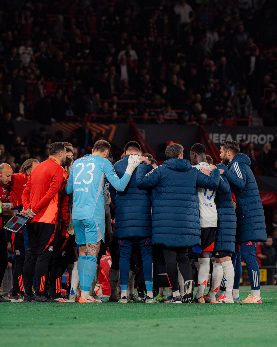 rayan_cherki's tweet photo. Déçu du scénario mais fier de mon équipe et de mon club ❤️💙
On va relever la tête et se mettre en mode derby 🦁 https://t.co/WoMRsblu2Q