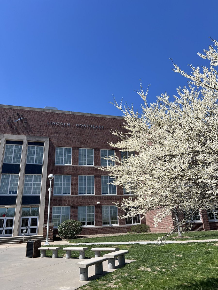 Spring has definitely sprung all across LPS over the last few weeks 🌸 We love this time of year on our campuses! #LPSProud