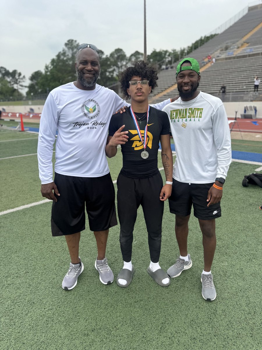 Coach Weatherly tweet media