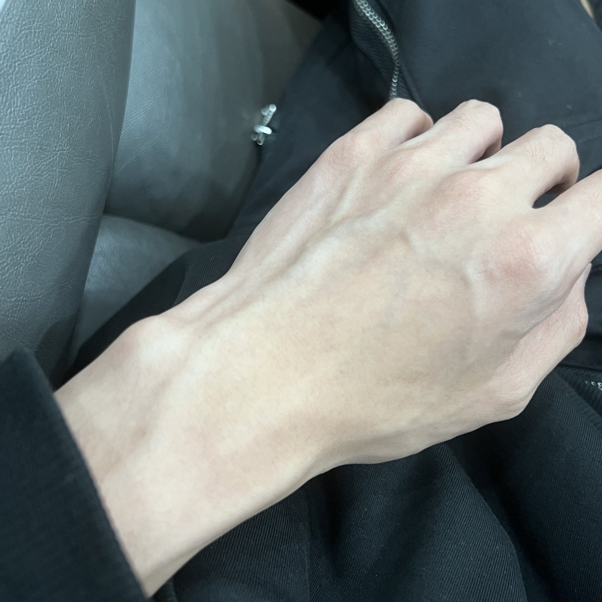 snow8899_'s tweet photo. #手控 #青年音 反差永远是我的 xp https://t.co/5GAarv3AF7