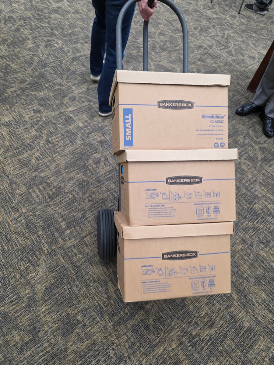 citizenpowerden's tweet photo. We filed our petitions! ✅
March 17 was a huge day for Denver democracy.
This campaign is powered by small biz owners, neighbors, and YOU.
📸 See the energy for yourself: #CitizenPowerDenver #FlavorBanRepeal https://t.co/pfgR8WFM8Z
