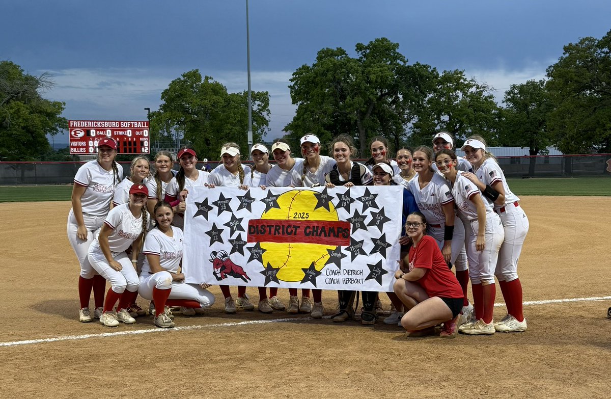 There was a lot to be grateful for last night …  We celebrated <a href="/AvaStuewe/">Ava Stuewe</a> and her 500+ Career Strikeouts, picked up two wins, and celebrated being the District Champs!  
#OwnIt #MovingOn <a href="/billiesports/">Fredericksburg Athletics</a>