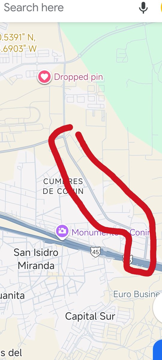 ocarreral's tweet photo. ¡Qué visión! @CEI_Qro @mpio_El_Marques hicieron el drenaje en acceso a la feria, pero al abrir dejaron la mitad de la calle sin pavimentar. Las lluvias evidenciarán este gasto inútil. https://t.co/4kAvGZcwvA