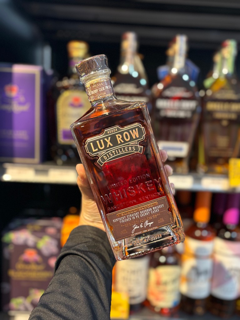 Kindred_SW's tweet image. Lux Row Limited Edition Whiskey: A Rare Pour of Perfection 🥃 crafted for those who savor excellence. Sip slowly, enjoy endlessly. Cheers!

#whiskey #bourbon #whiskylover  #distillery #liquor #kindredspiritsandwine #DOWNLOADTHEAPP