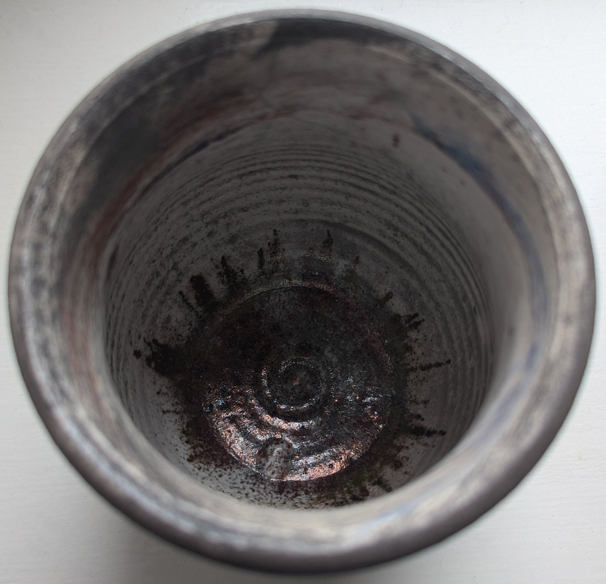 ClovePrints's tweet photo. Just love a little #raku fun! 
#ceramics #raku #pottery channeling my inner @PotteryThrow https://t.co/lB8VwDupDx