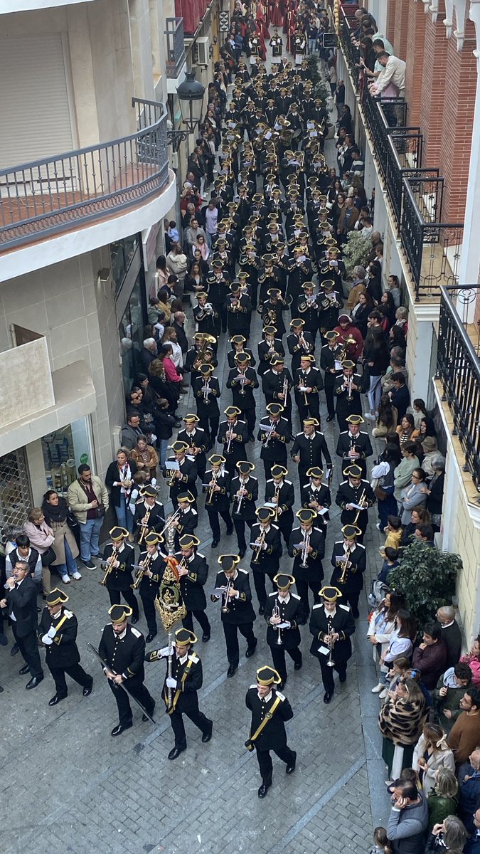 JuanManuelCeada's tweet photo. La @HermandadlaFe en calle Rascón a los sones de mis queridos hermanos de @CenadeHuelva @rubengt12 @TonoLaOMartin1 
#SemanaSanta2025
#LaPurezaDeTuAlma https://t.co/tc34GO53M8