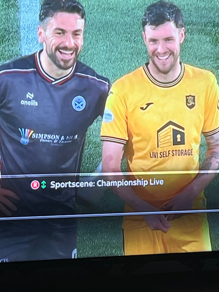 Mind yon time.. and now his maw a mattress😂😂Robbie m and george o..<a href="/gmfanspage/">Greenock Morton Fans Page</a>