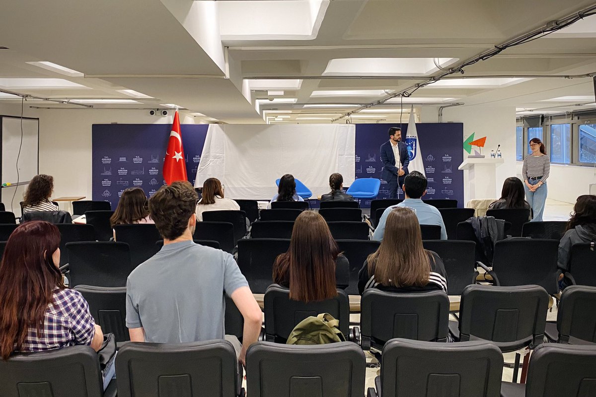 MAYAGencDusunce's tweet photo. MAYA Genç Düşünce Platformu olarak düzenlediğimiz ücretsiz Fransızca kursu başladı!

Kursun ilk gününde katılımcı arkadaşlarımızla bir araya geldik. 

Genç arkadaşlarımızın kişisel gelişimlerine ve eğitimlerine yönelik çalışmalarımıza devam edeceğiz.

#GençlerDüşünürGelecekŞekillenir