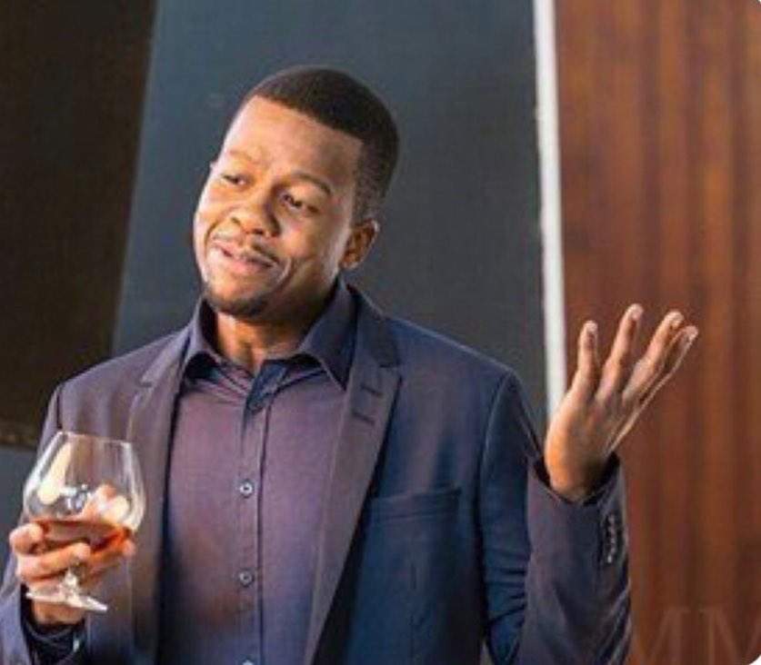 XKINGz_SA's tweet photo. @NotORIRSA Vawulensi O’clock🤣😂🤣 https://t.co/WB6YF8WgHn