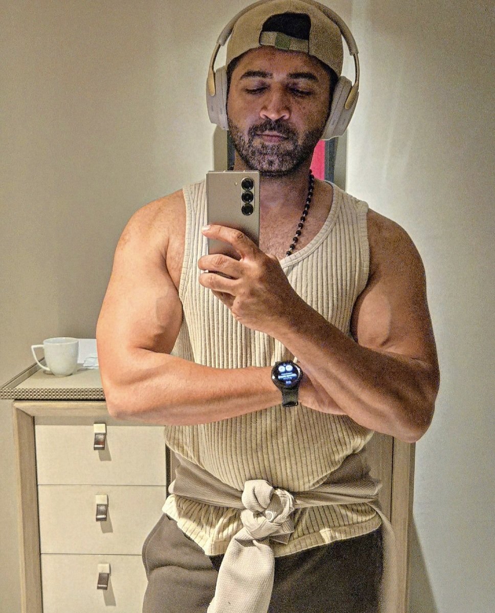 arunvijayno1's tweet image. When you are in ur final leg of shoot!!!๐ฅ๐ช๐ฝ
#IdlyKadai #workoutmotivation #bangkok #Dhanush