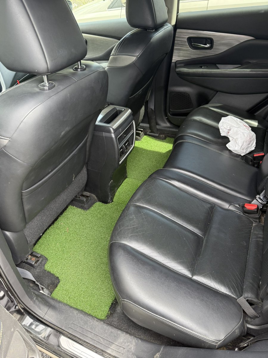 SPineapple1111's tweet image. Pops turfed out the car. Does this play???